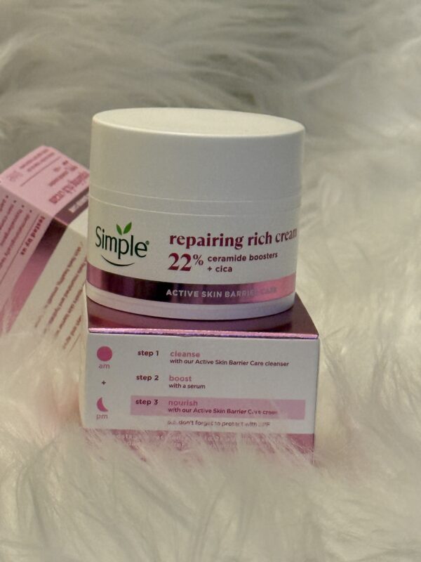 Simple Repairing Rich Cream Face Moisturiser with 22% Ceramide Boosters and Pro-Vitamin B5 50ml - Image 3