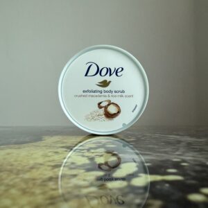 Dove Crushed Macadamia & Rice Milk Body Scrub 225 ml