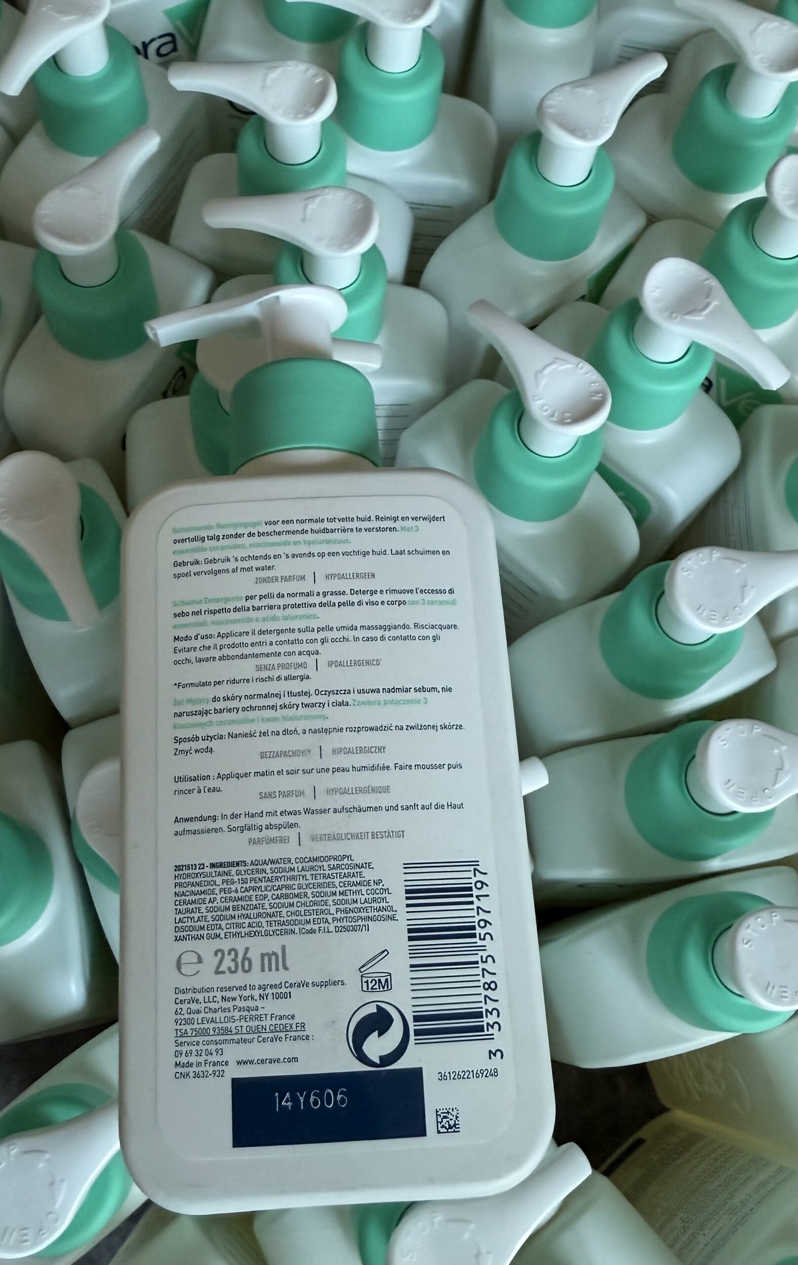 CeraVe Foaming Cleanser with Niacinamide for Normal to Oily Skin 236ml - Image 3